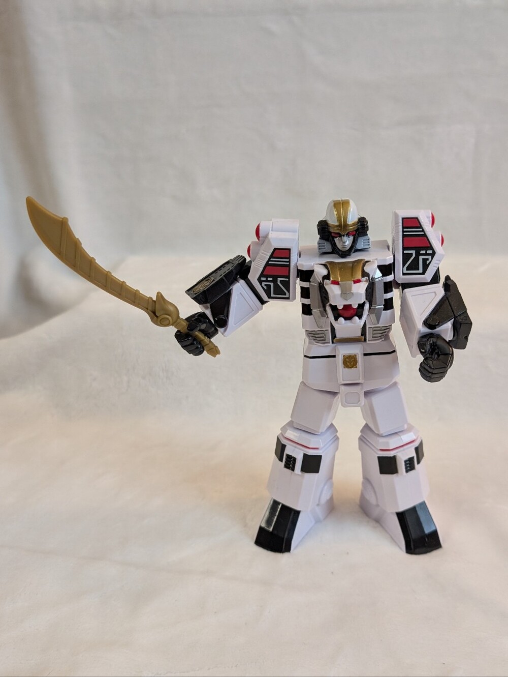 Mighty Morphin Power Rangers White Tigerzord Action Figure, 2022